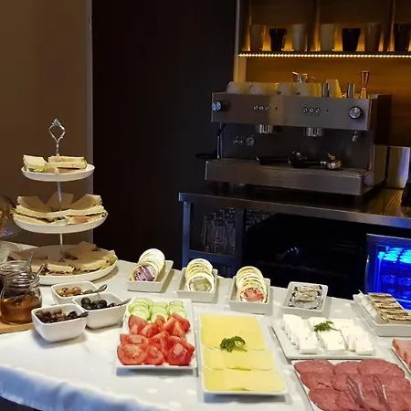 Hotel микадо - онлайн Self Check-in 3*