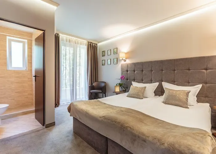 микадо - онлайн Self Check-in ホテル 3*