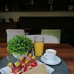 Хотел Микадо - Онлайн Self Check-In Hotel