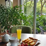 Хотел Микадо - Онлайн Self Check-In 3* Burgas