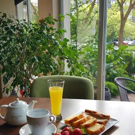 Хотел Микадо - Онлайн Self Check-In 3* Burgas