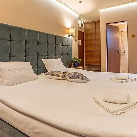 Хотел Микадо Hotel 3*